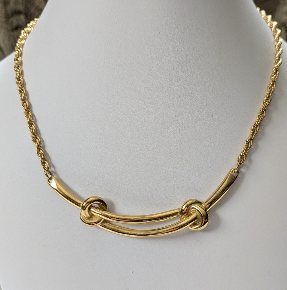 Trifari Vintage Gold Tone Love Knot Necklace Signed Adjustable Length Choker